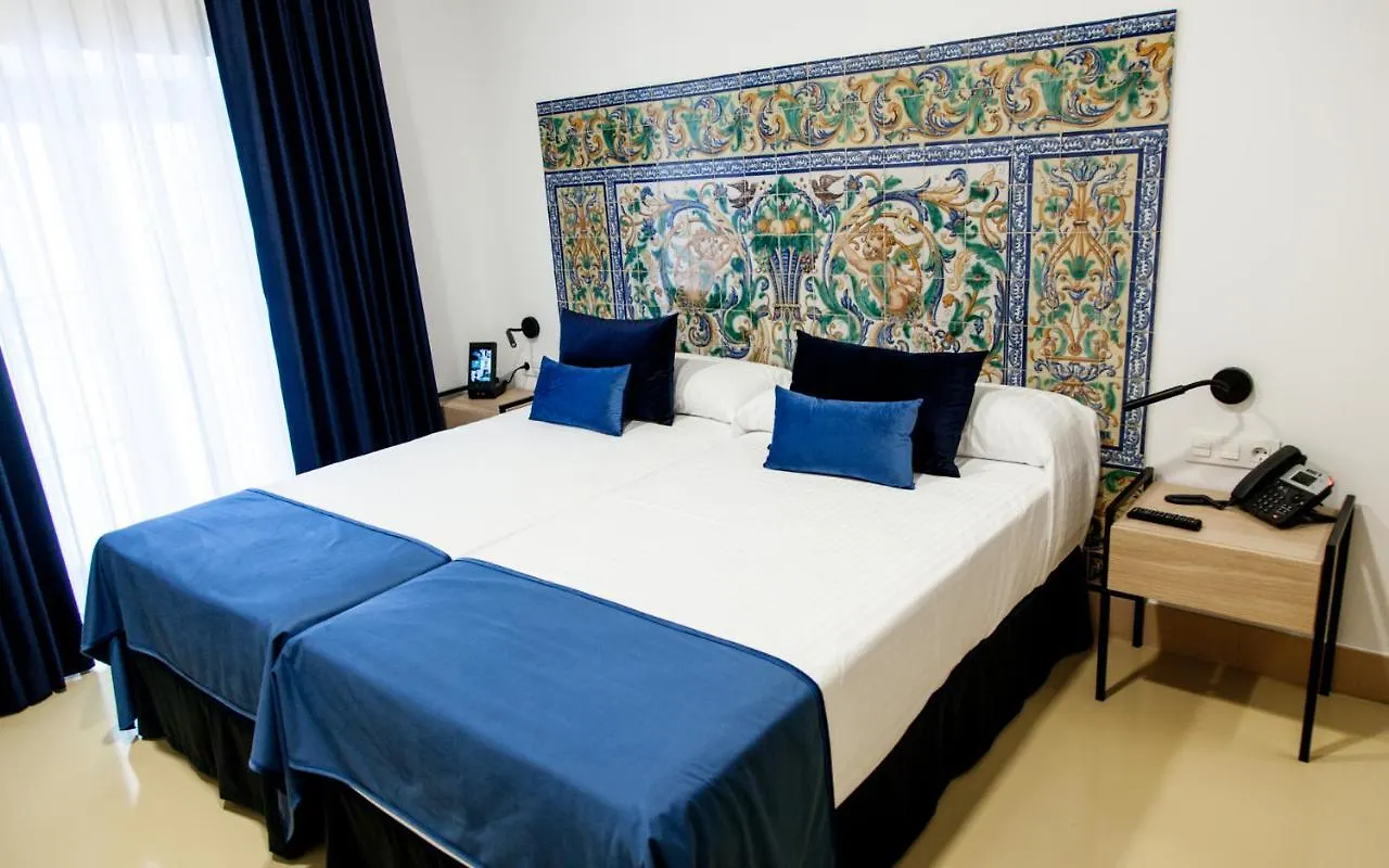 ***  Hotel Triana Montalvan Sevilla España